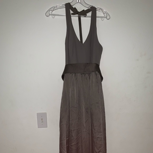 Vera Wang V Neck Halter Gown with Sash - Picture 4 of 6